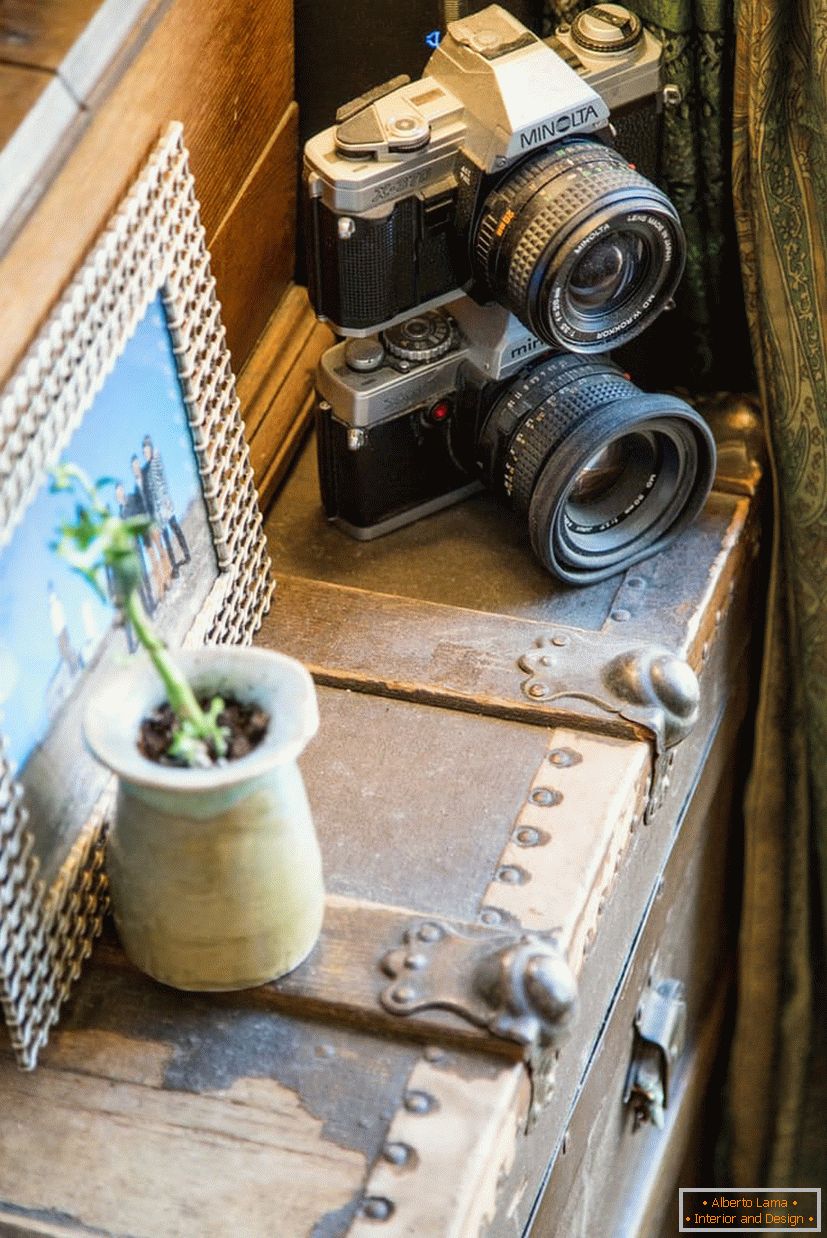 Cameras in the interior of a small apartment
