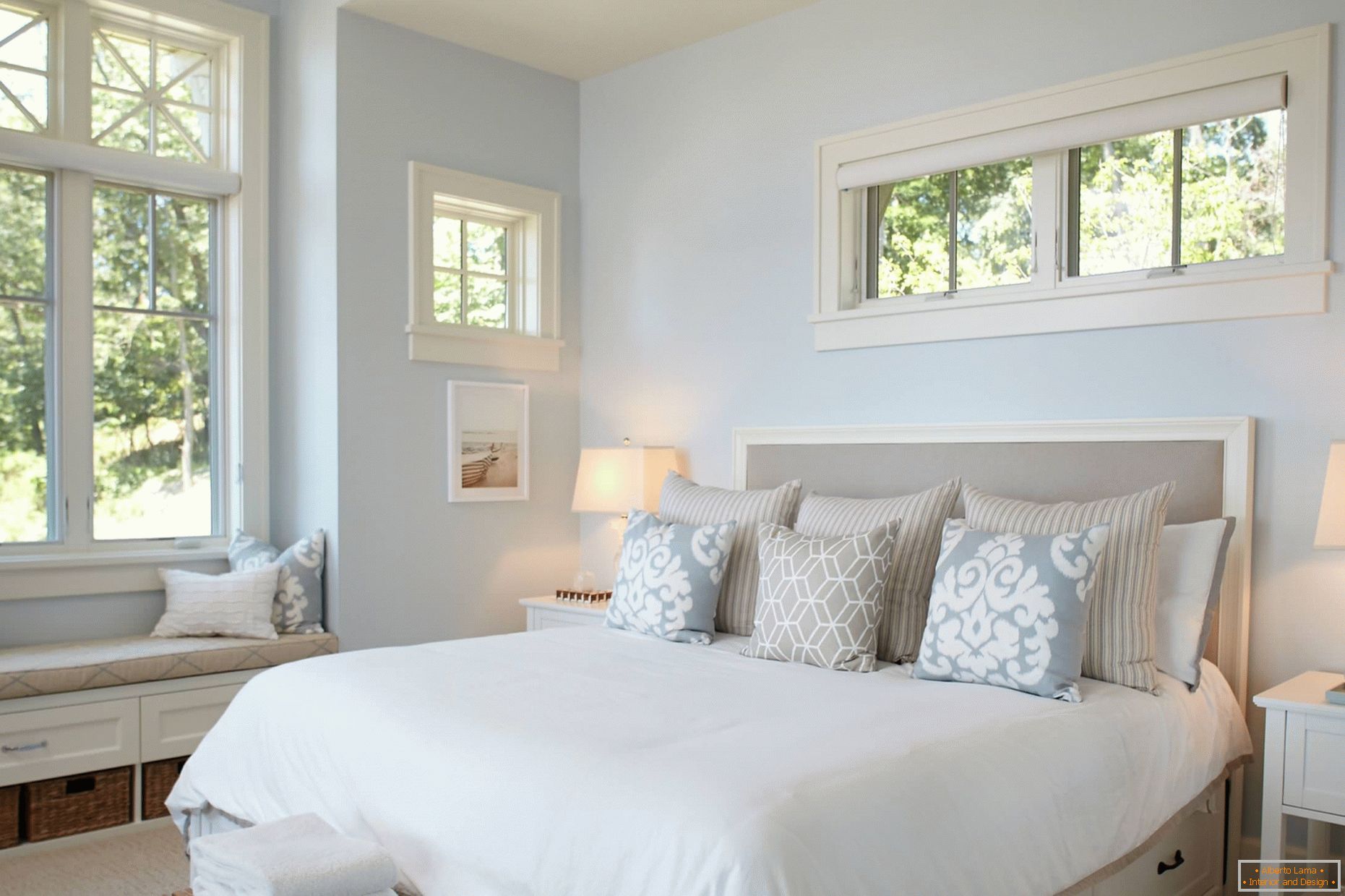 Pastel colors in the interior of the bedroom