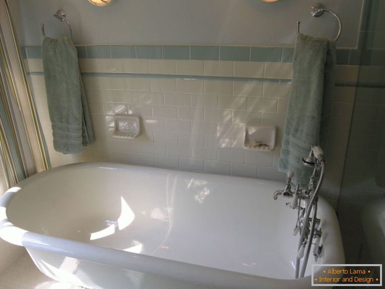 cute-bathroom-traditional-white-clawfoot-tub-in-tiny-bathroom-design-ideas-images-of-fresh-on-interior-2017-bathroom-floor-tile-ideas-traditional