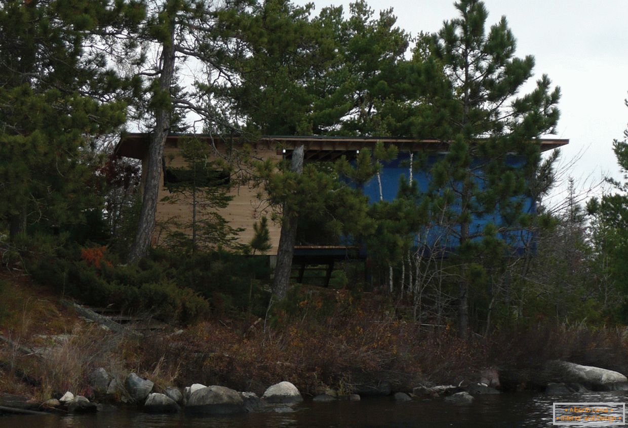 Design of a house on stilts 