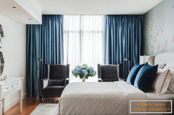 What curtains will suit the blue wallpaper - in the design of the bedroom