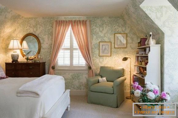 What curtains will suit the green wallpaper - photo combination for the bedroom