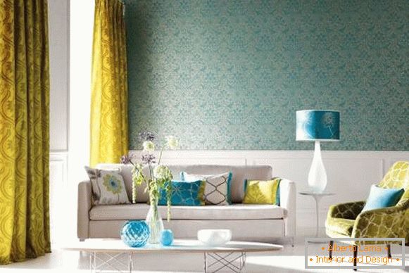 What curtains will suit the blue wallpaper - an example with yellow curtains
