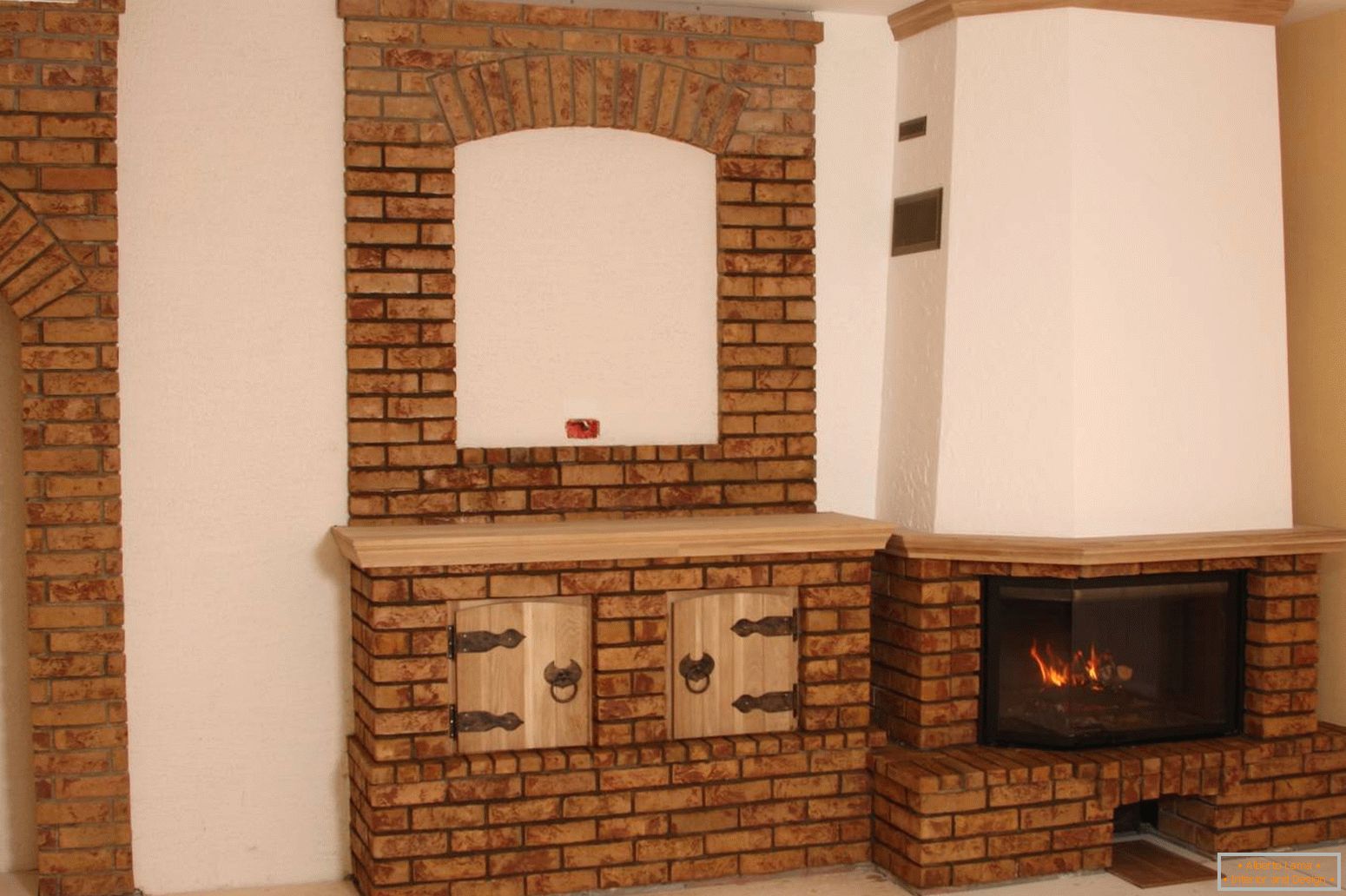Electric fireplace in stone decoration in a cozy living room.