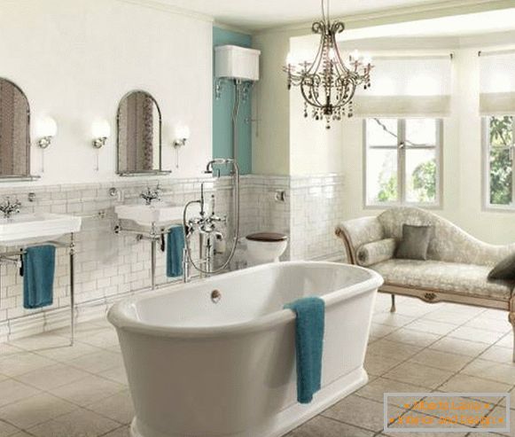 The bathroom is in classical style and with a chandelier