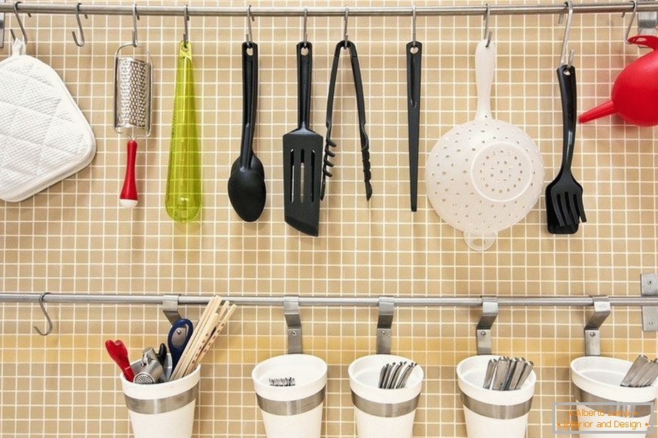 Organizer for storing kitchen utensils