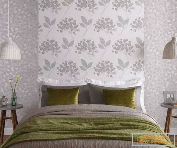 A gentle combination of wallpapers - a photo with patterns in the bedroom