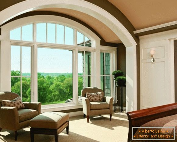 Large and wide arched windows in the house