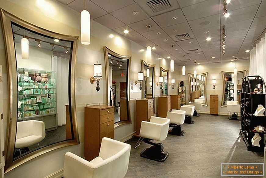 Spacious hairdresser