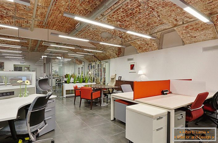 Layout in the style of the loft office of a large company, as a successful example of compliance with the concept of style.