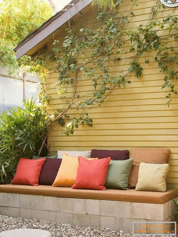 A convenient idea for any yard