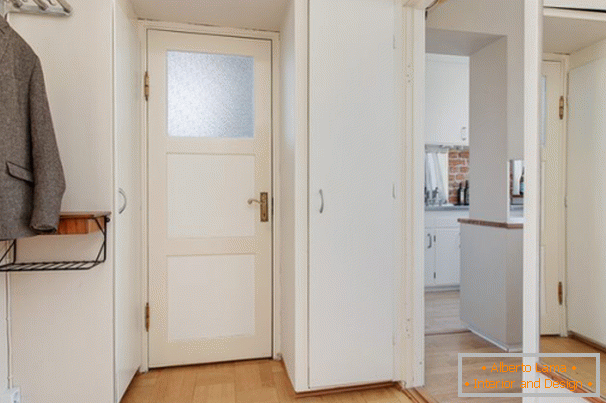 Entrance hall in white color