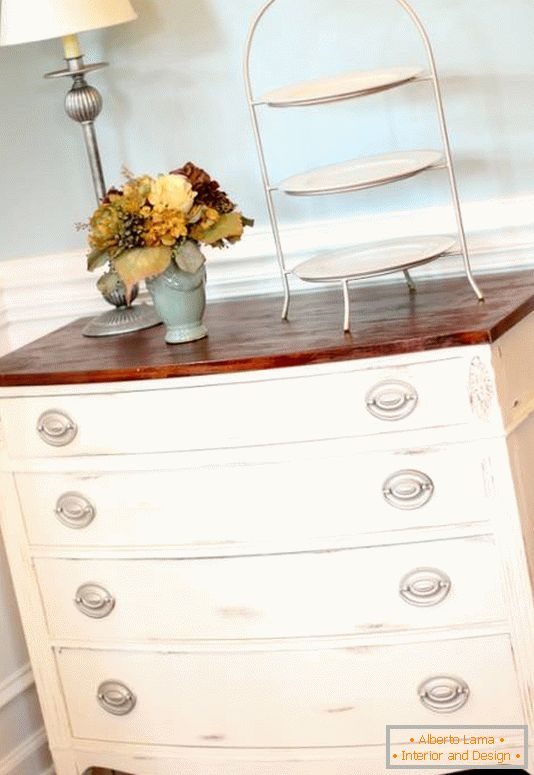 white-chest of drawers