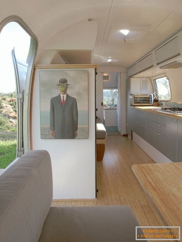 Interior of the small trailer 