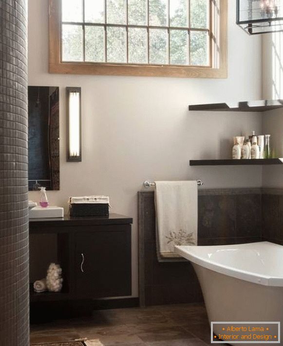 Design of a small bathroom with corner shelves