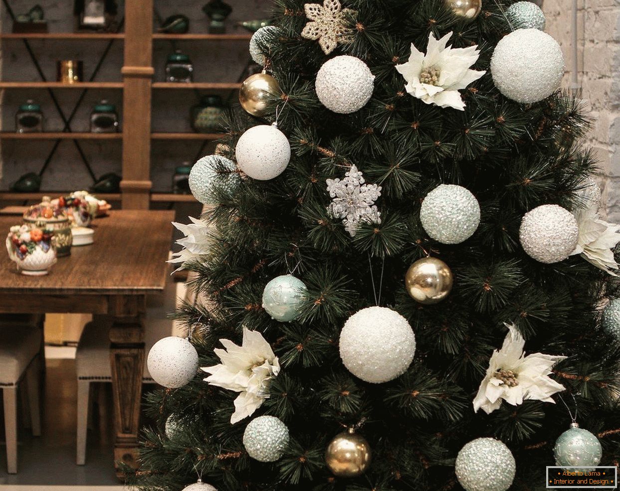 White balls on the Christmas tree