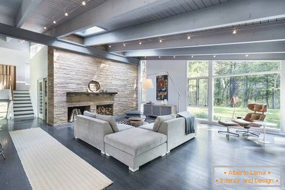 wooden-beams-and-spot-systems-on-the-ceiling
