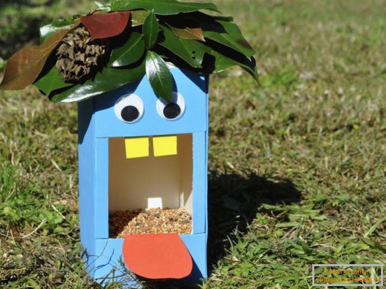 original-bird-package-for-bird feeder