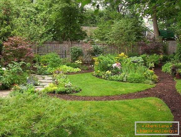 Simple ideas for garden paths with your own hands