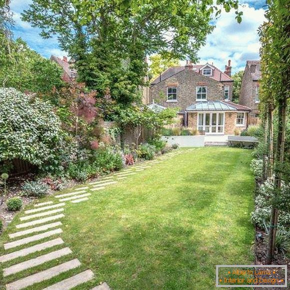 Unusual design of garden paths on the site