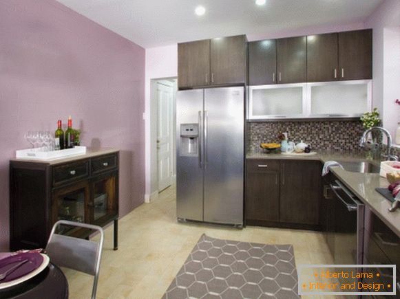 Kitchen with walls of lavender shade