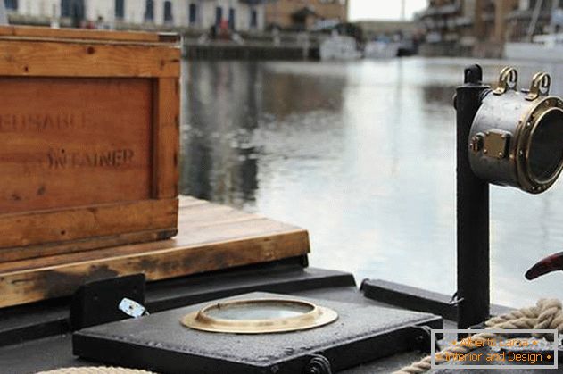 Floating house with telescope