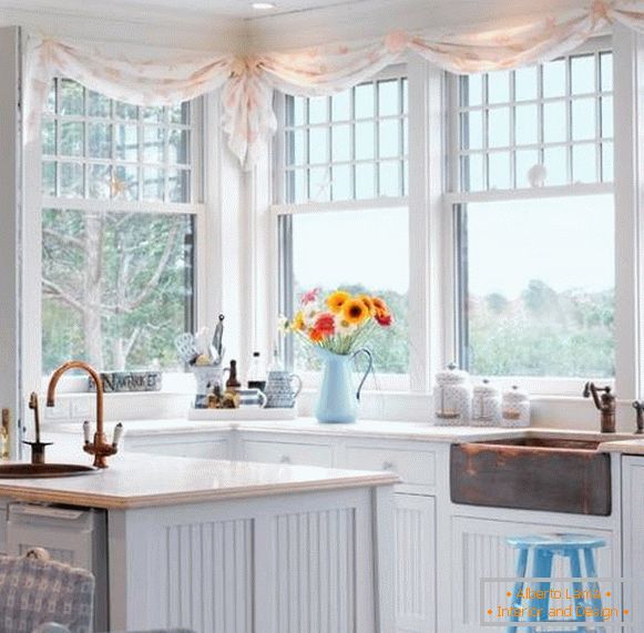 Short little curtains in the kitchen - photo 2016