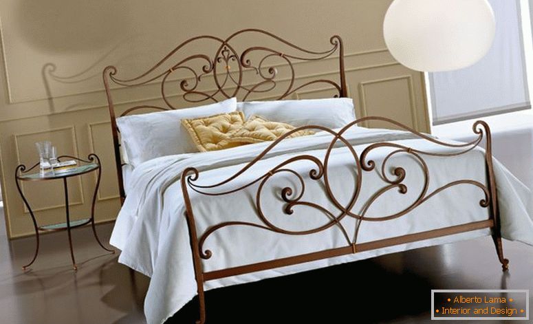 wrought-iron-beds-in-the-interior-01