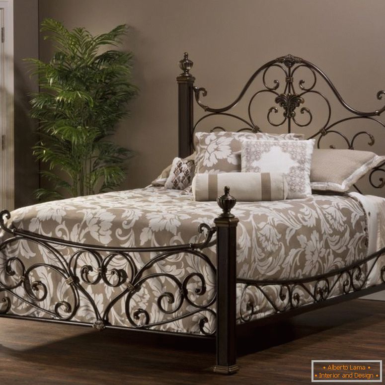 mikelson-mixedwoodiron-bed-agedantiquegold-hillsdale-zm1
