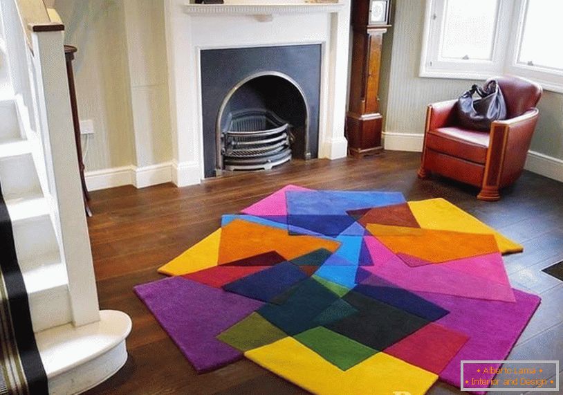 Colorful carpet in front of the fireplace