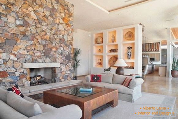 Fireplace and niches for decor in the living room