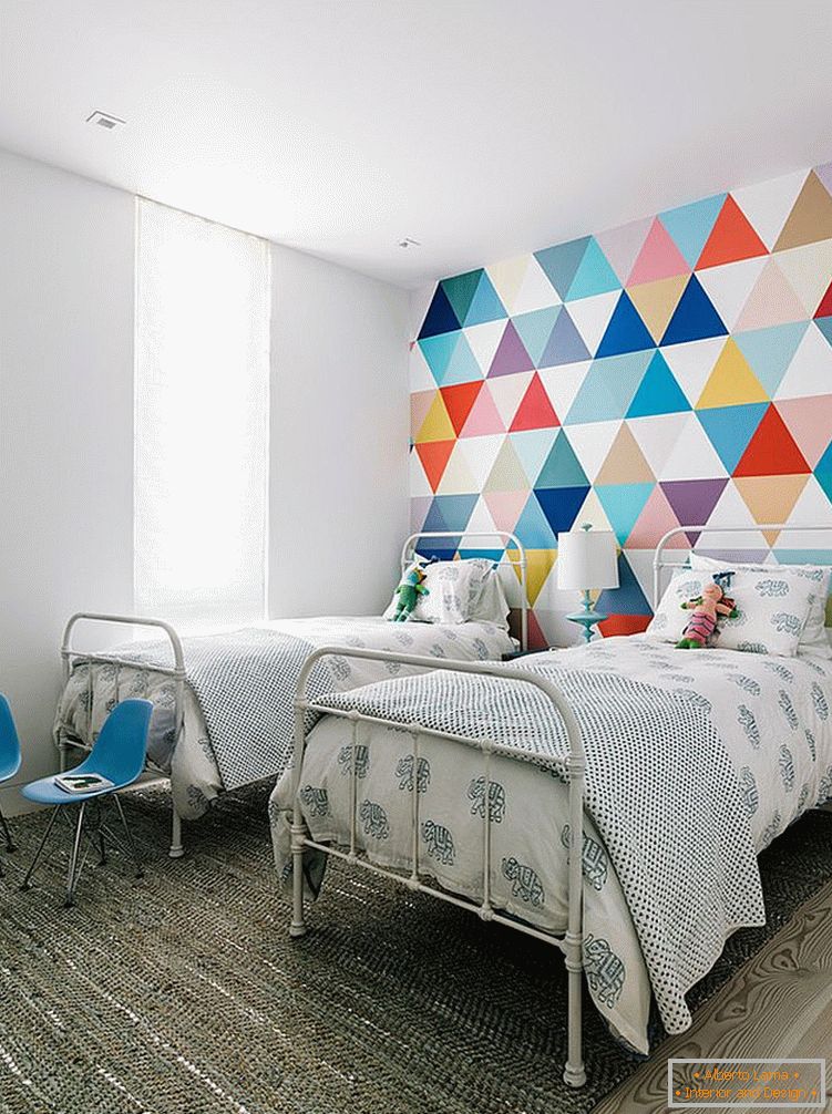 fabulous-wallpaper-adds-color-and-pattern-to-the-cool-kids-bedroom