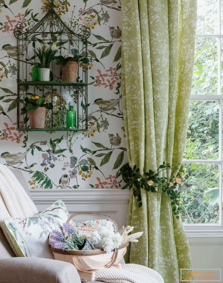 green-country-living-room-with-floral-wallpaper_0