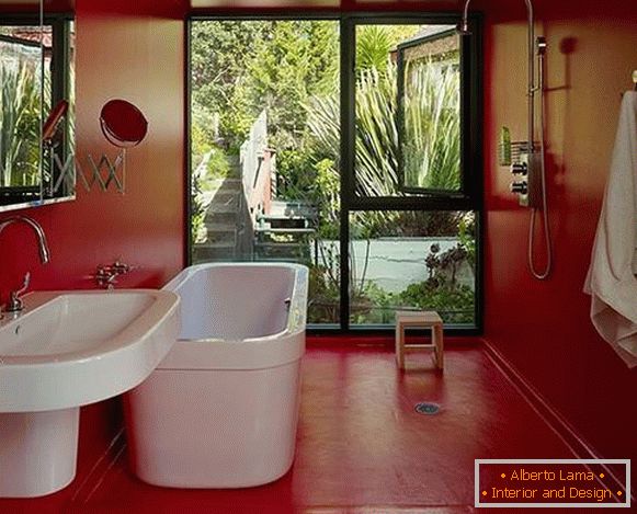 Variants of painting the walls in the apartment - red color in the bathroom