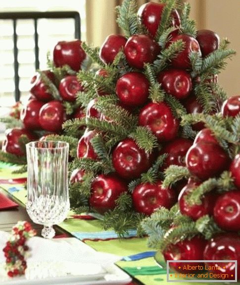 fir-tree-apples