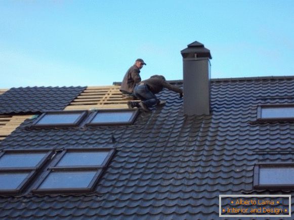 Installation of a roof from a metal tile photo 2