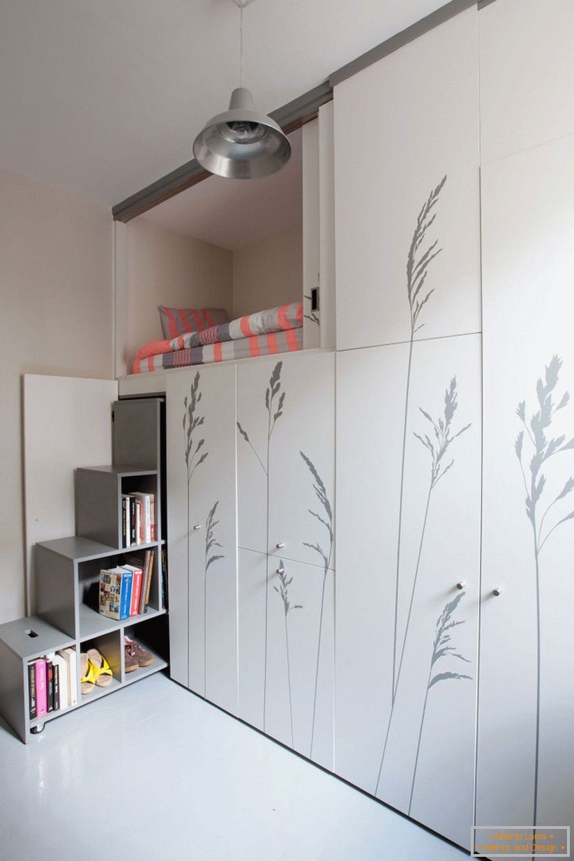 Interesting layout of the sliding cabinet system