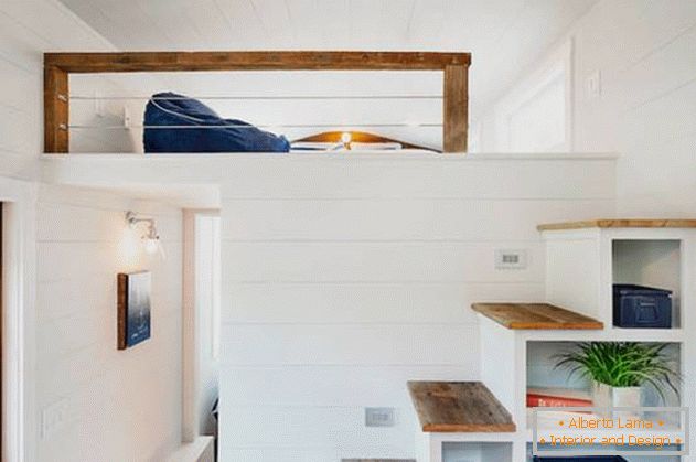 Tiny house: stairs