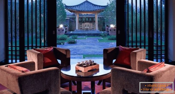 The design of the living room at the Banyan Tree Lijiang