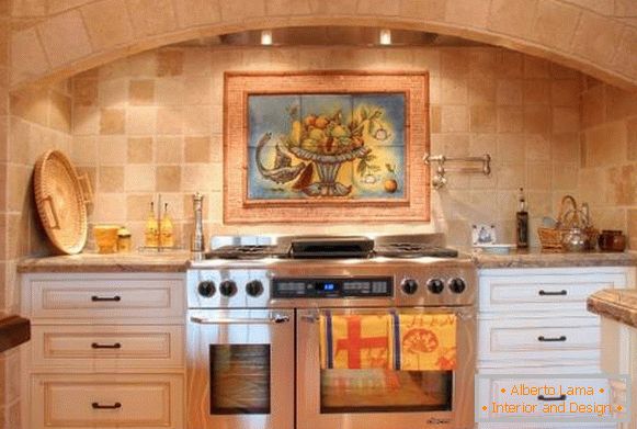 Decorating the kitchen with tiles in the style of Provence