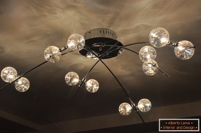 Glass and chrome-plated metal are the perfect combination for high-tech chandeliers.