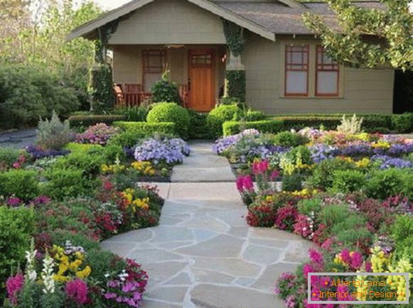 Landscaping of the courtyard of a private house, photo 27