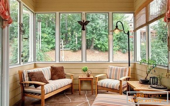 Closed veranda in the summer kitchen, photo 1