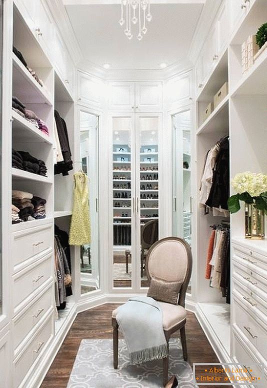 Built-in furniture for a small dressing room