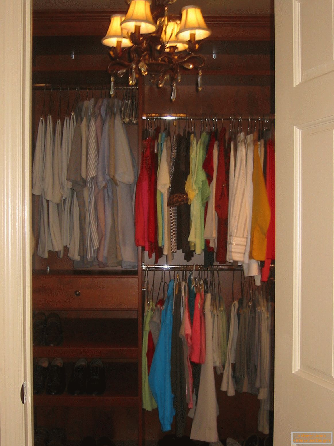 A small dressing room in the pantry