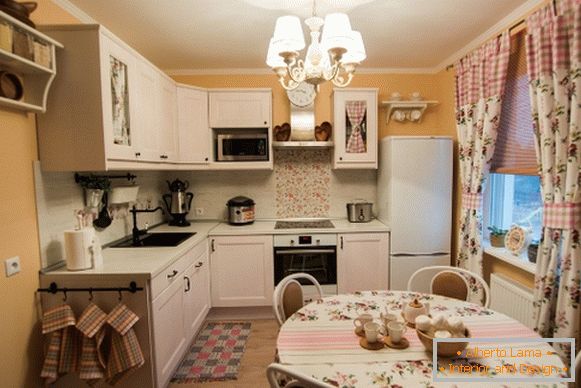 small kitchen in the style of a Provence photo интерьер