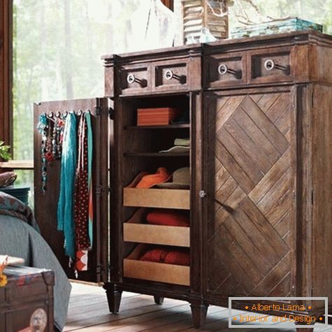 Elegant dresser for clothes