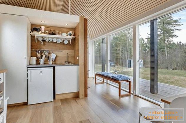 Kitchen design in a small private house