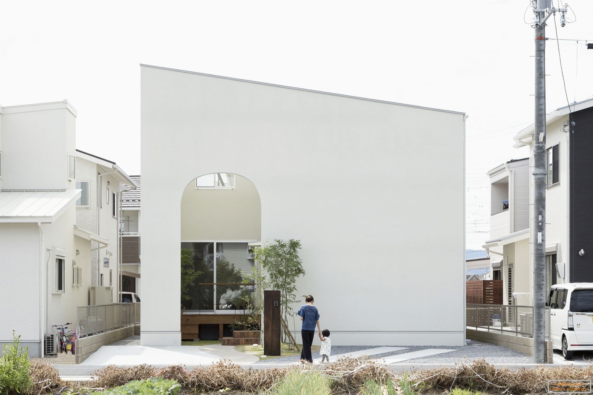 Small house with arches in Japan