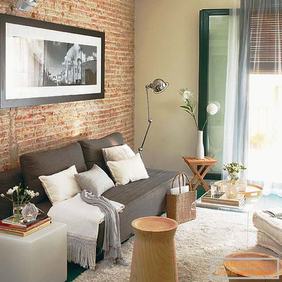 Small apartments: brickwork in the interior of the living room